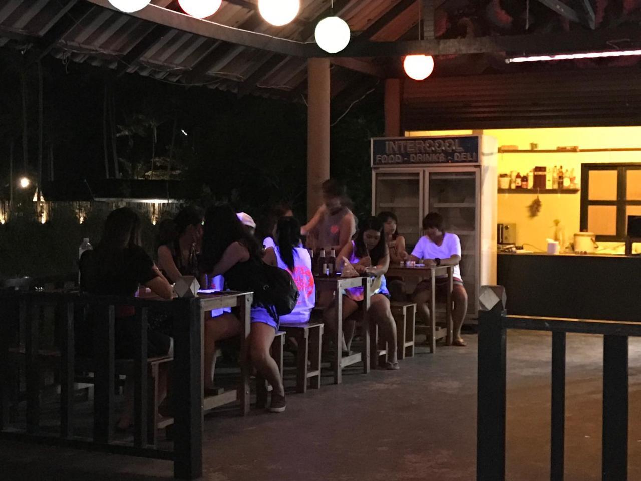 Sea Hug Hostel パンガン島 エクステリア 写真