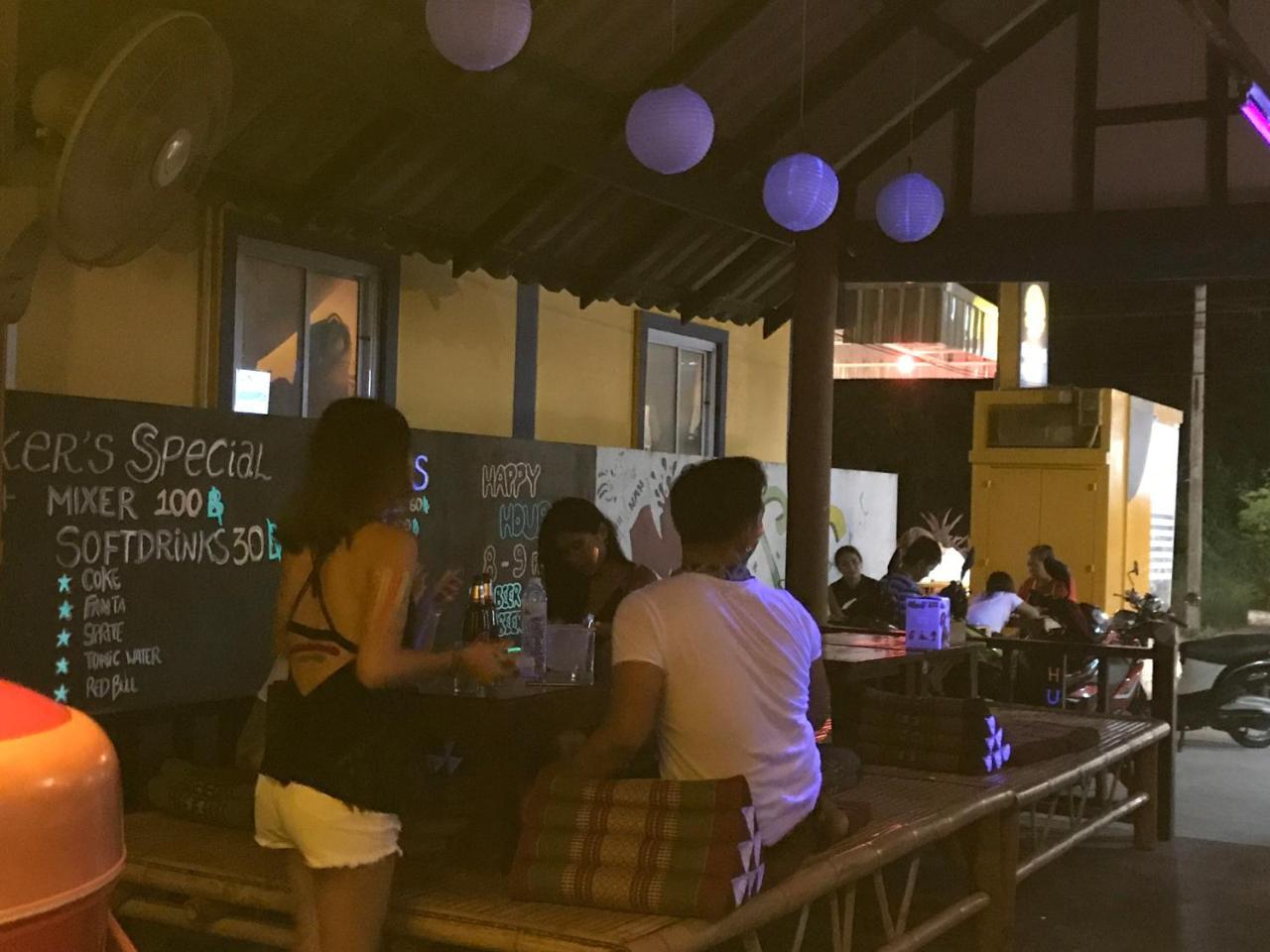 Sea Hug Hostel パンガン島 エクステリア 写真